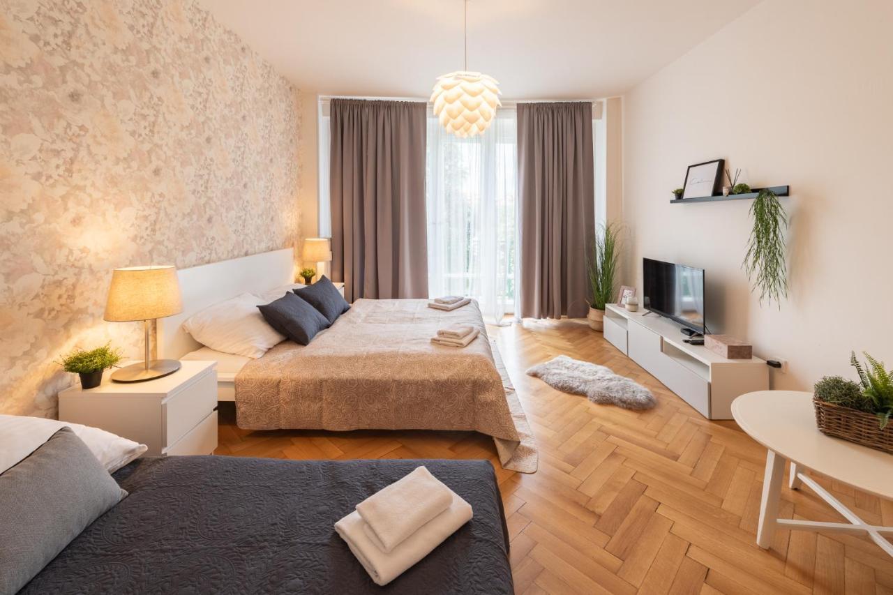 Luxury Apartment In Prime Location Praag Buitenkant foto