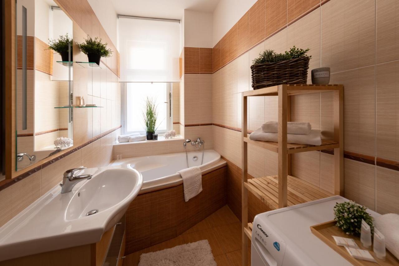 Luxury Apartment In Prime Location Praag Buitenkant foto